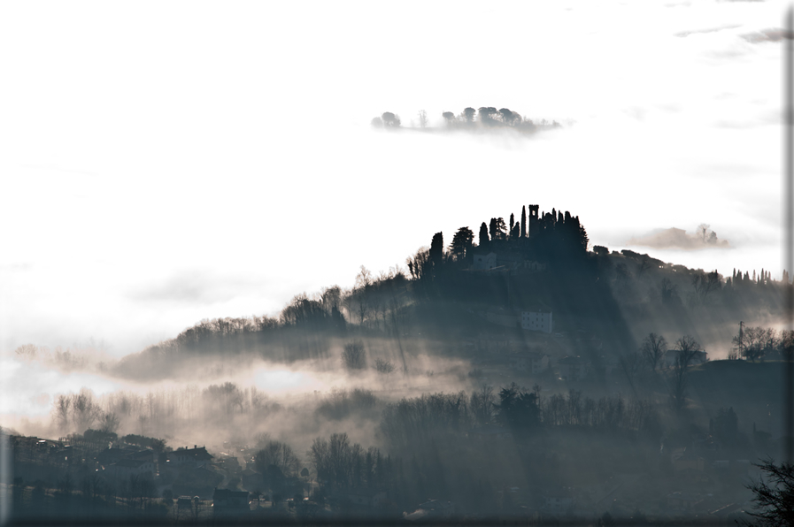 foto Colline di Romano d'Ezzelino nella Nebbia